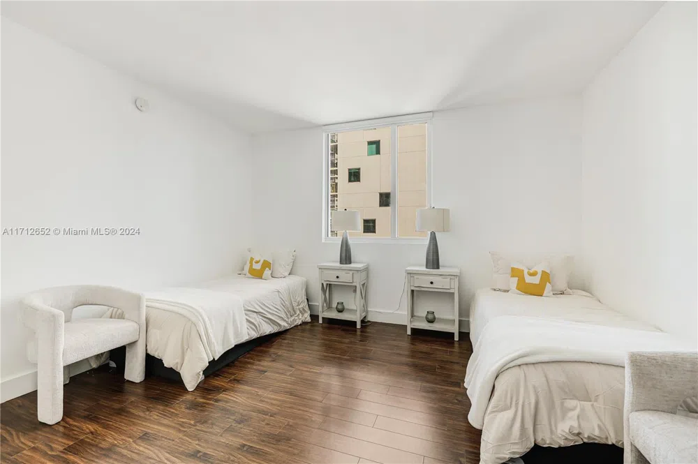 55 SE 6th St #3407 Miami, FL 33131