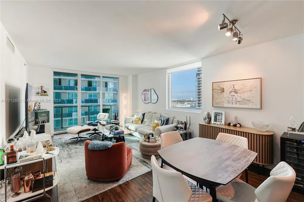55 SE 6th St #3407 Miami, FL 33131