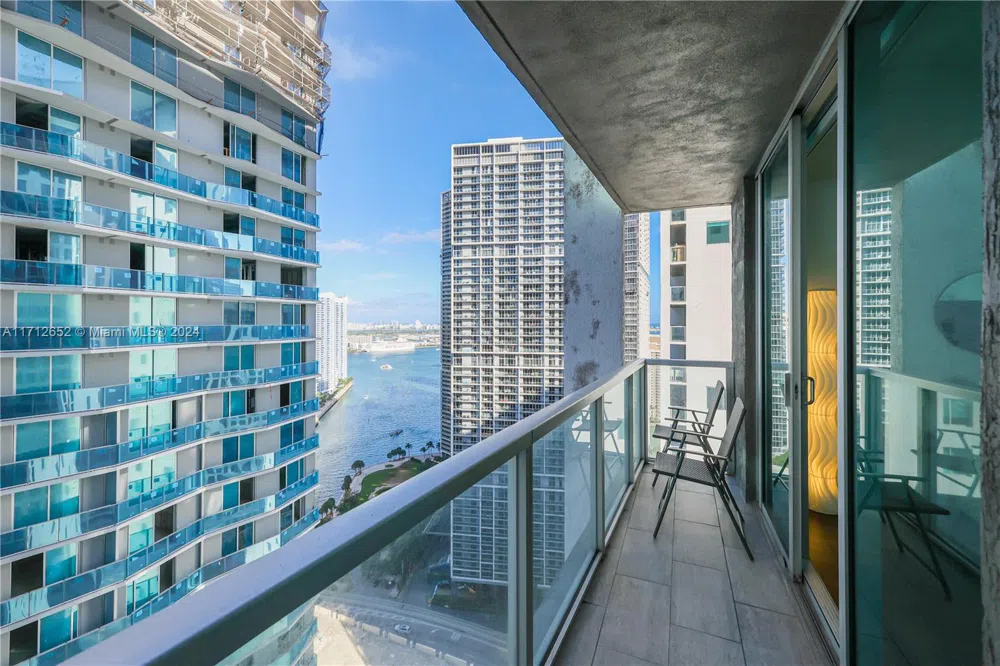55 SE 6th St #3407 Miami, FL 33131