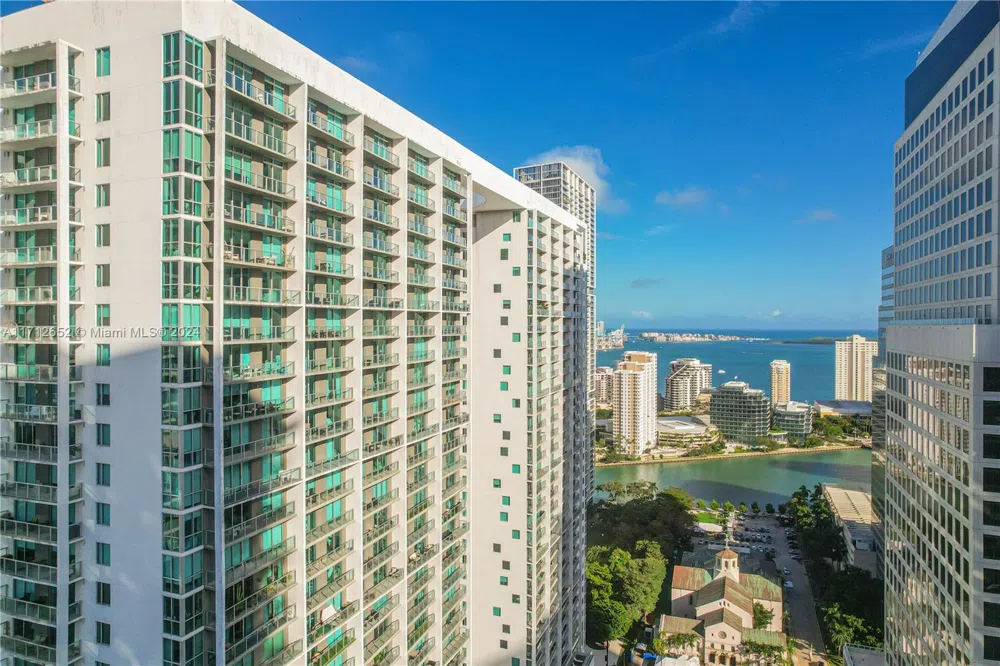 55 SE 6th St #3407 Miami, FL 33131