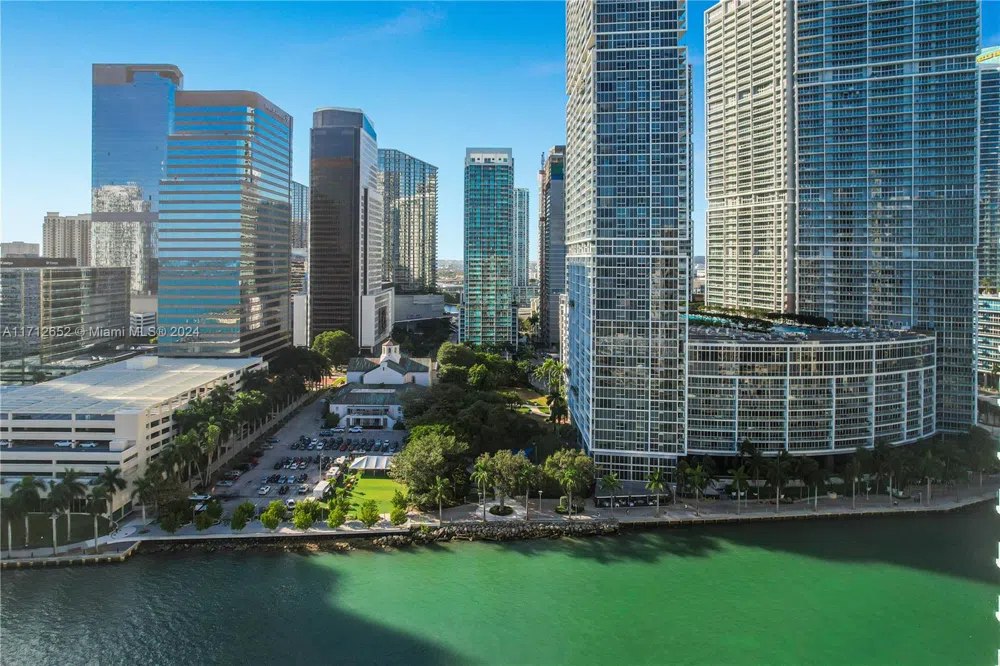 55 SE 6th St #3407 Miami, FL 33131