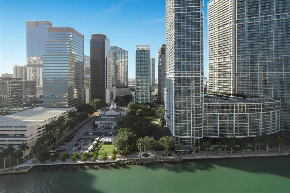 55 SE 6th St #3407 Miami, FL 33131