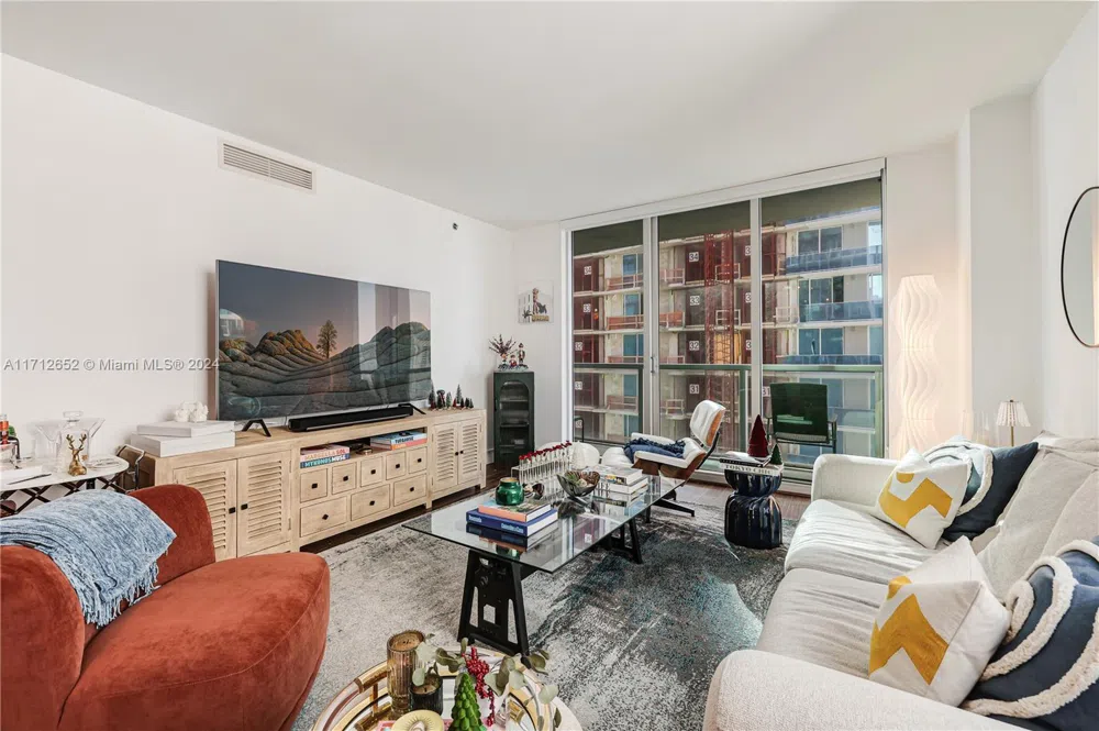55 SE 6th St #3407 Miami, FL 33131