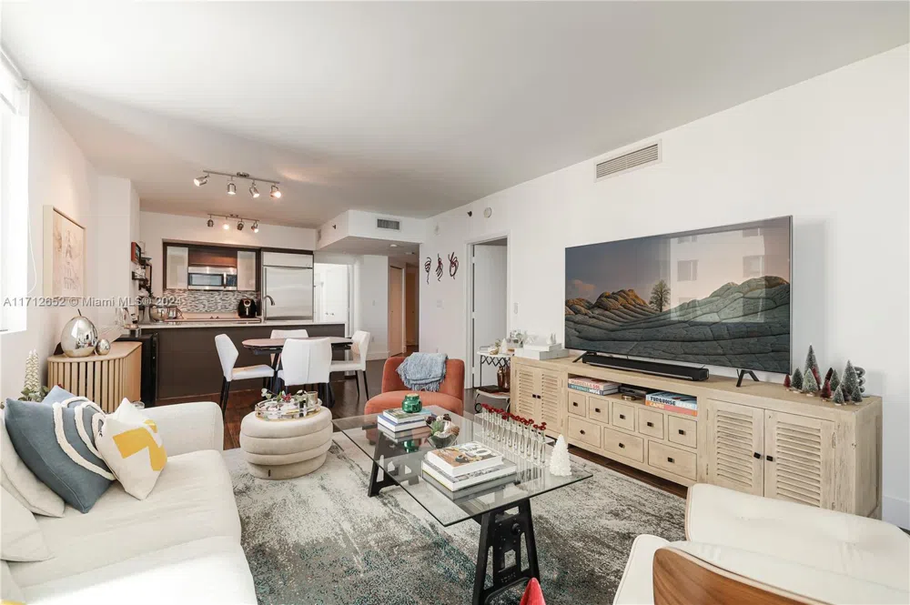 55 SE 6th St #3407 Miami, FL 33131
