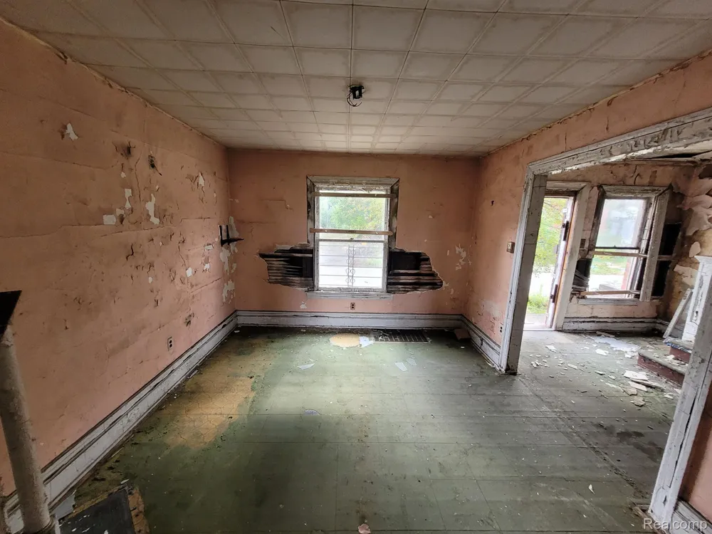 3828 SCOVEL Detroit City, MI 48208