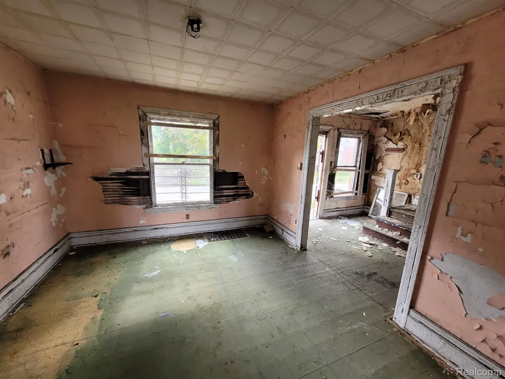 3828 SCOVEL Detroit City, MI 48208