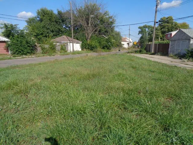 4994 CARPENTER STREET Hamtramck City, MI 48212