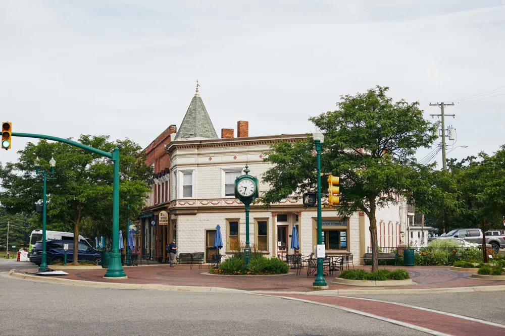 8180 Main Street #304 Dexter City, MI 48130
