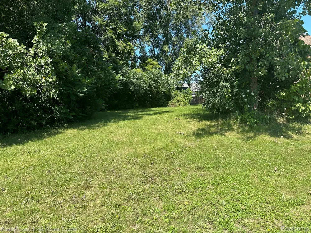 808 5TH STREET Marysville City, MI 48040