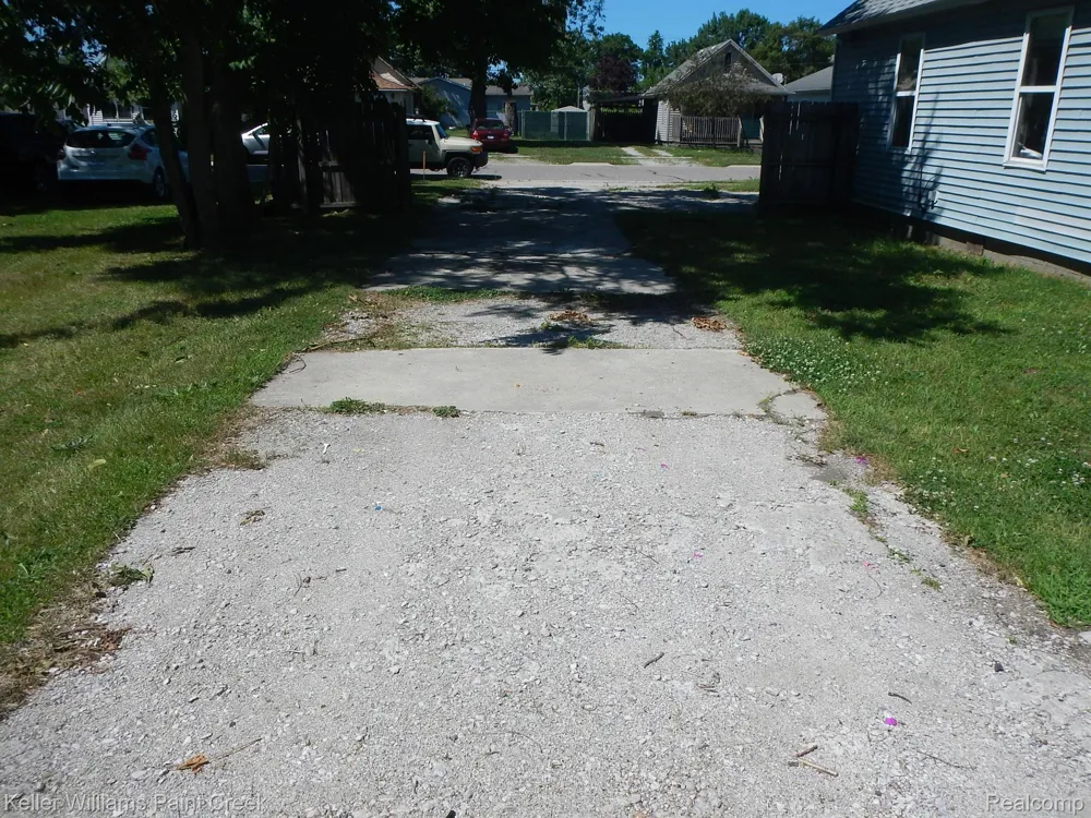 2600 VANNESS STREET Port Huron City, MI 48060