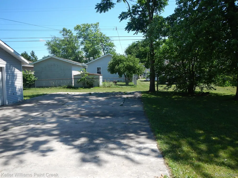 2600 VANNESS STREET Port Huron City, MI 48060