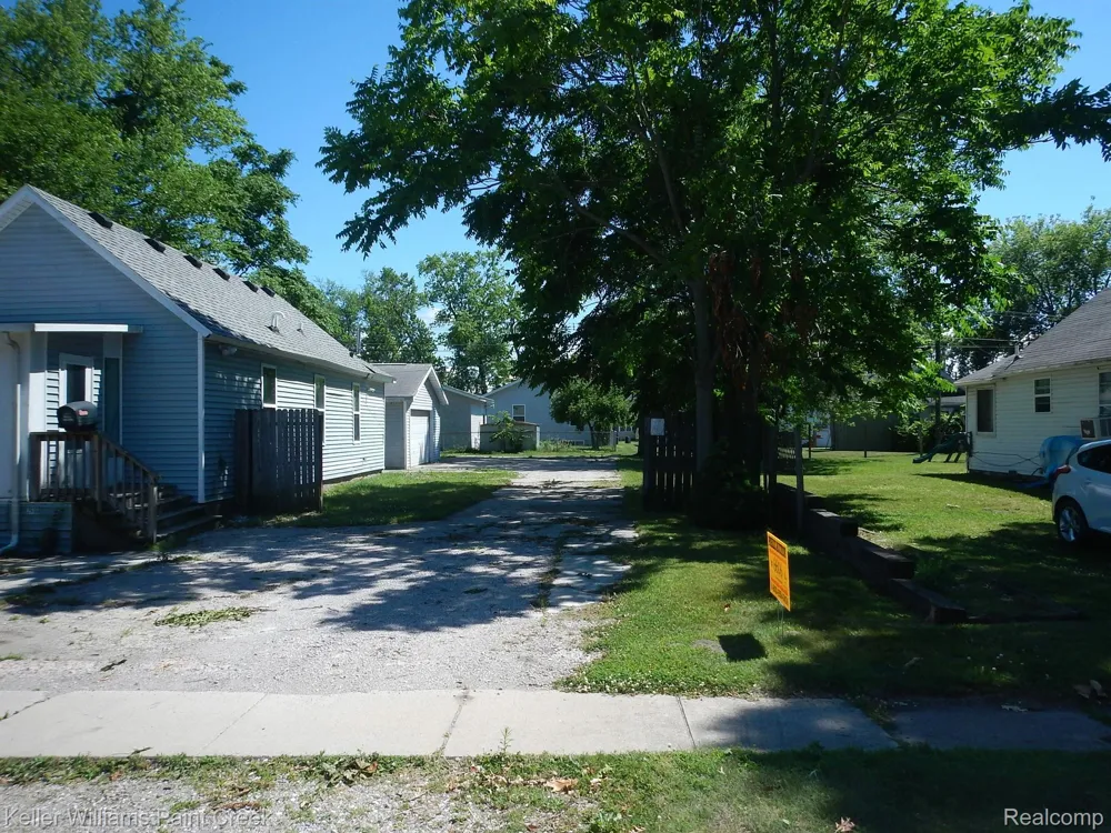 2600 VANNESS STREET Port Huron City, MI 48060