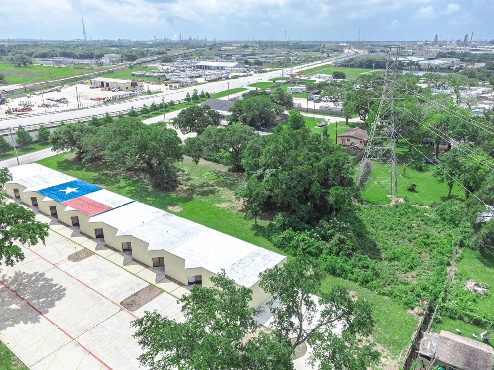 516 Brazosport Blvd South Clute, TX 77531