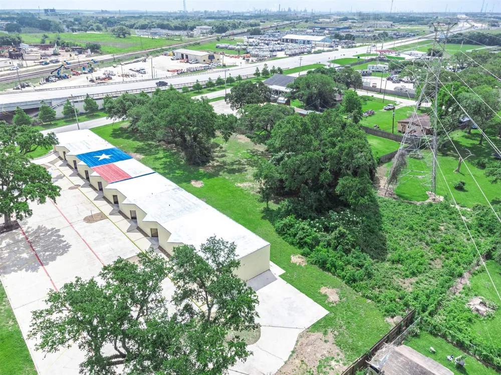 516 Brazosport Blvd South Clute, TX 77531