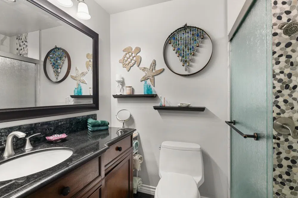 2530 Clairemont Drive #206 San Diego, CA 92117