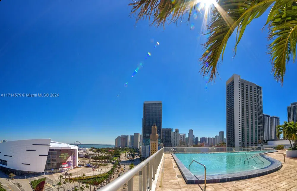 888 Biscayne Blvd #2511 Miami, FL 33132
