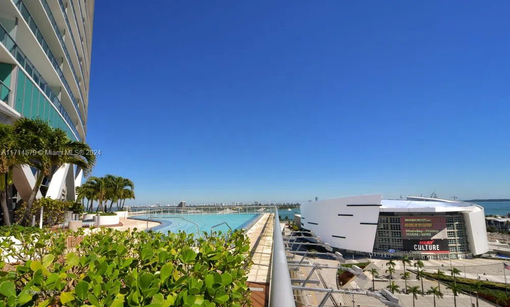 888 Biscayne Blvd #2511 Miami, FL 33132