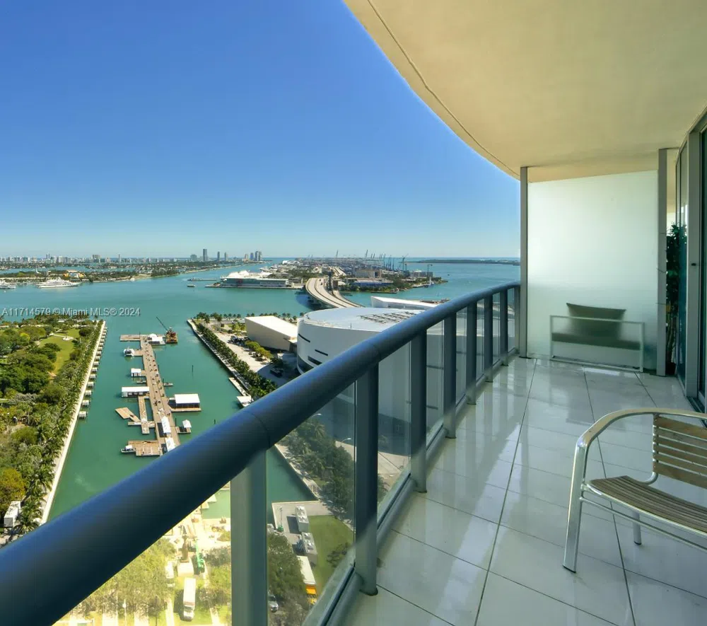 888 Biscayne Blvd #2511 Miami, FL 33132