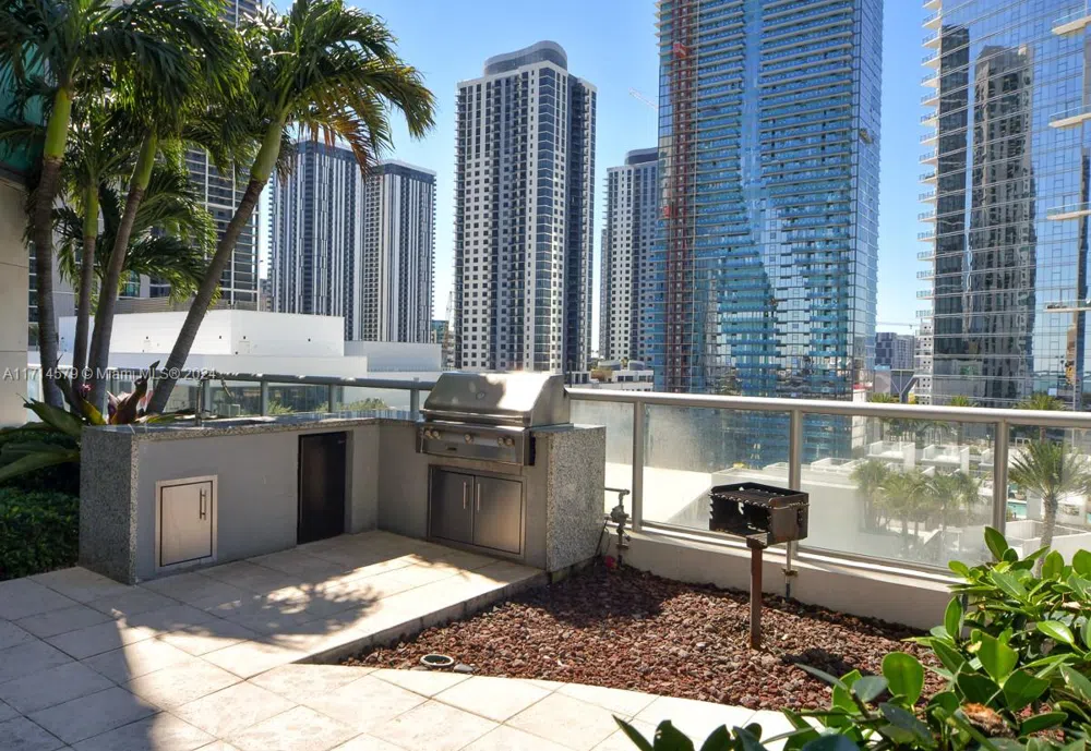 888 Biscayne Blvd #2511 Miami, FL 33132