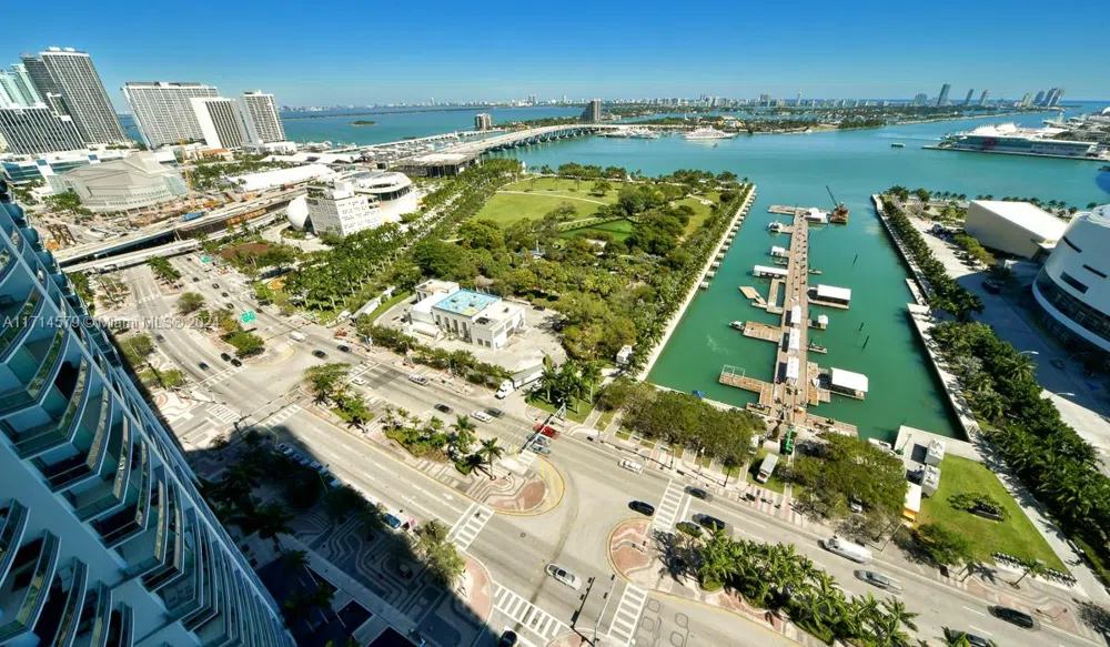 888 Biscayne Blvd #2511 Miami, FL 33132