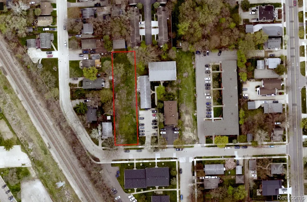 414 OAKLAND AVENUE Royal Oak City, MI 48067