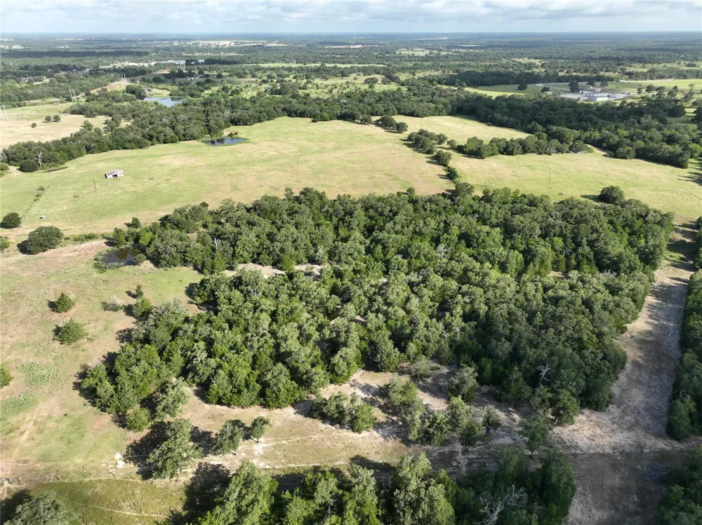W Magnolia Drive Lyons, TX 77836