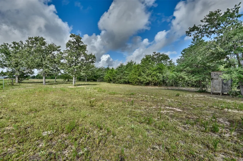W Magnolia Drive Lyons, TX 77836