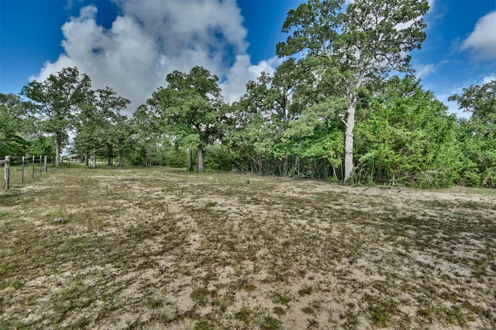 W Magnolia Drive Lyons, TX 77836