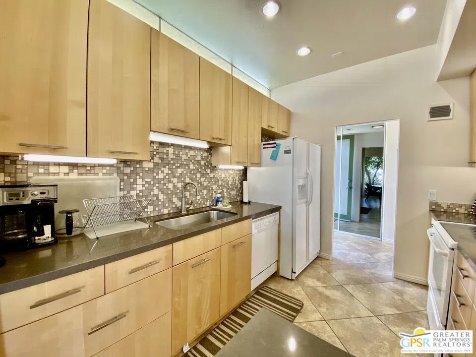 272 Desert Lakes Drive Palm Springs, CA 92264