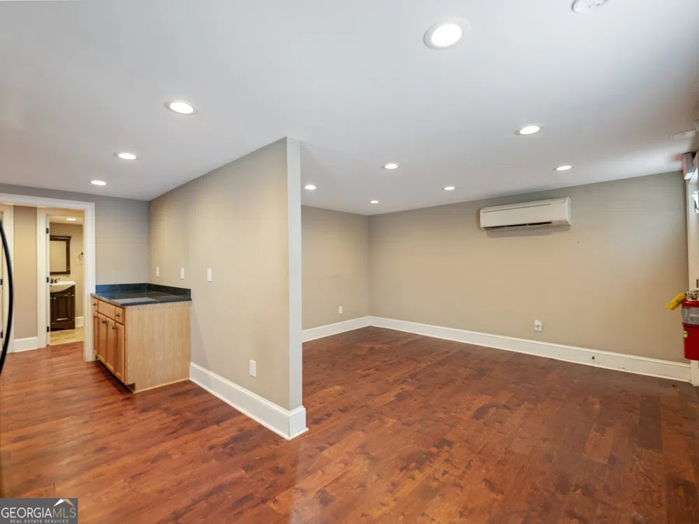 245 W Moreno ST Buford, GA 30518