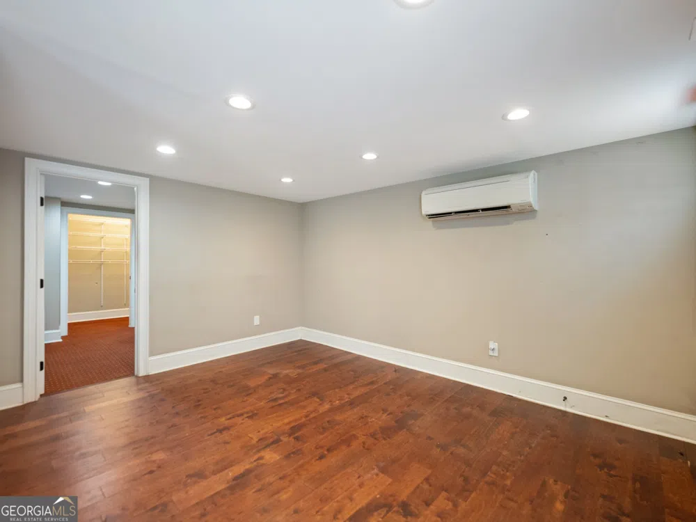 245 W Moreno ST Buford, GA 30518