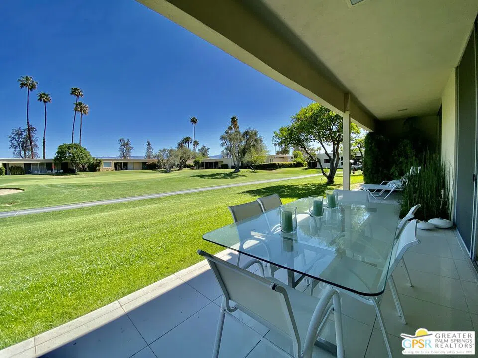 16 Lakeview Circle Palm Springs, CA 92264