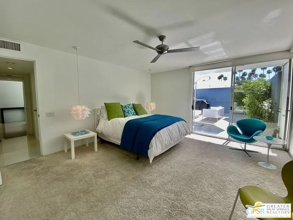 16 Lakeview Circle Palm Springs, CA 92264