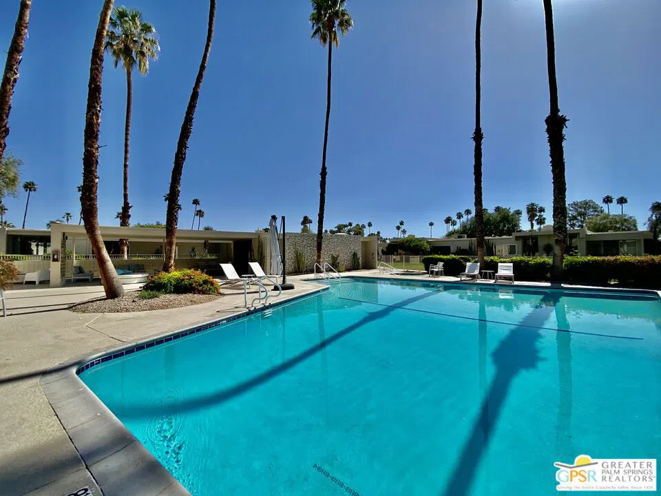 16 Lakeview Circle Palm Springs, CA 92264