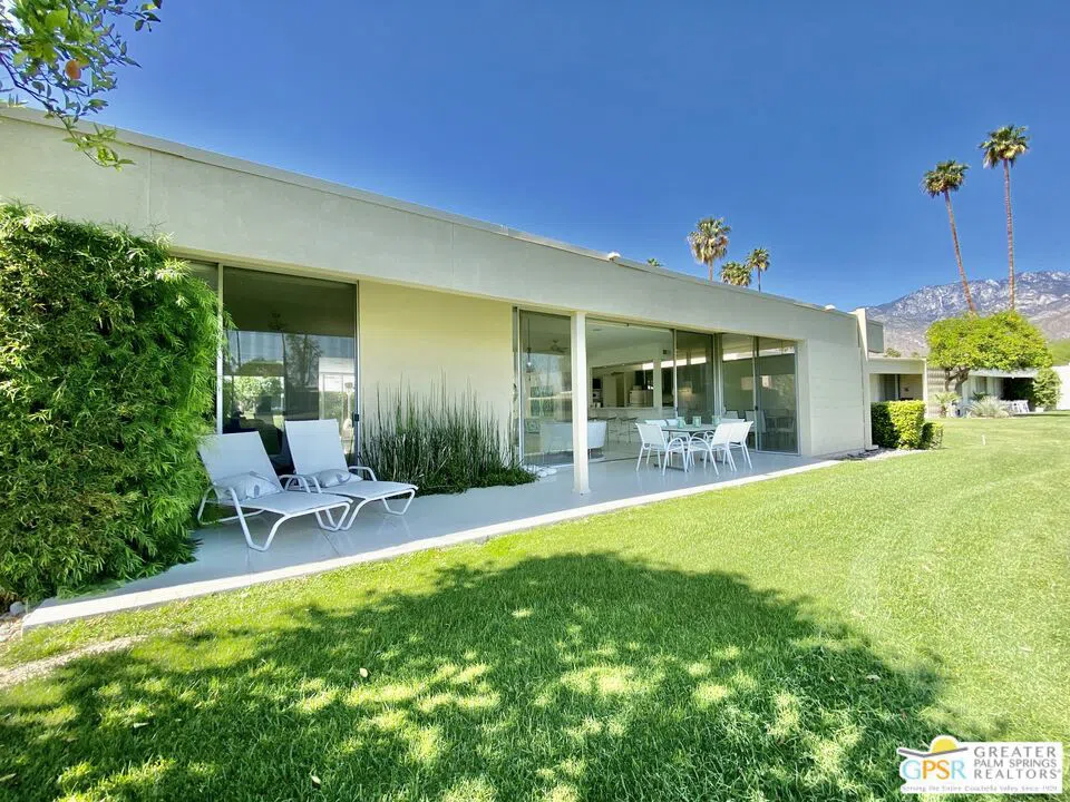 16 Lakeview Circle Palm Springs, CA 92264