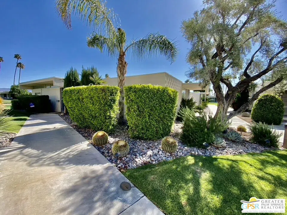 16 Lakeview Circle Palm Springs, CA 92264