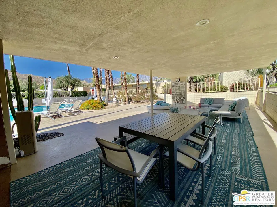 16 Lakeview Circle Palm Springs, CA 92264