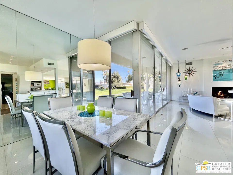 16 Lakeview Circle Palm Springs, CA 92264