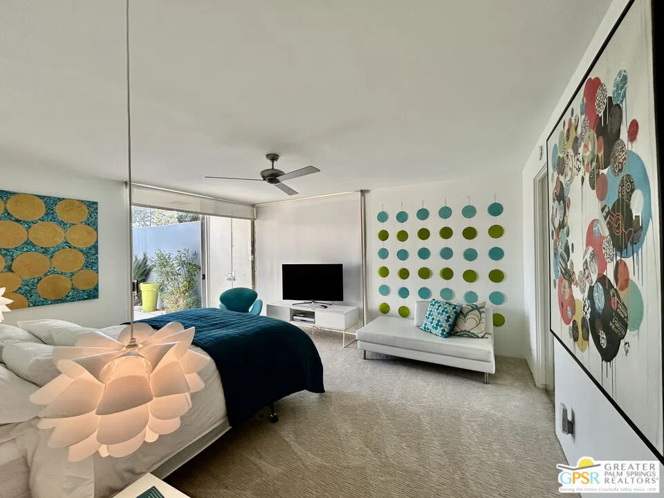 16 Lakeview Circle Palm Springs, CA 92264