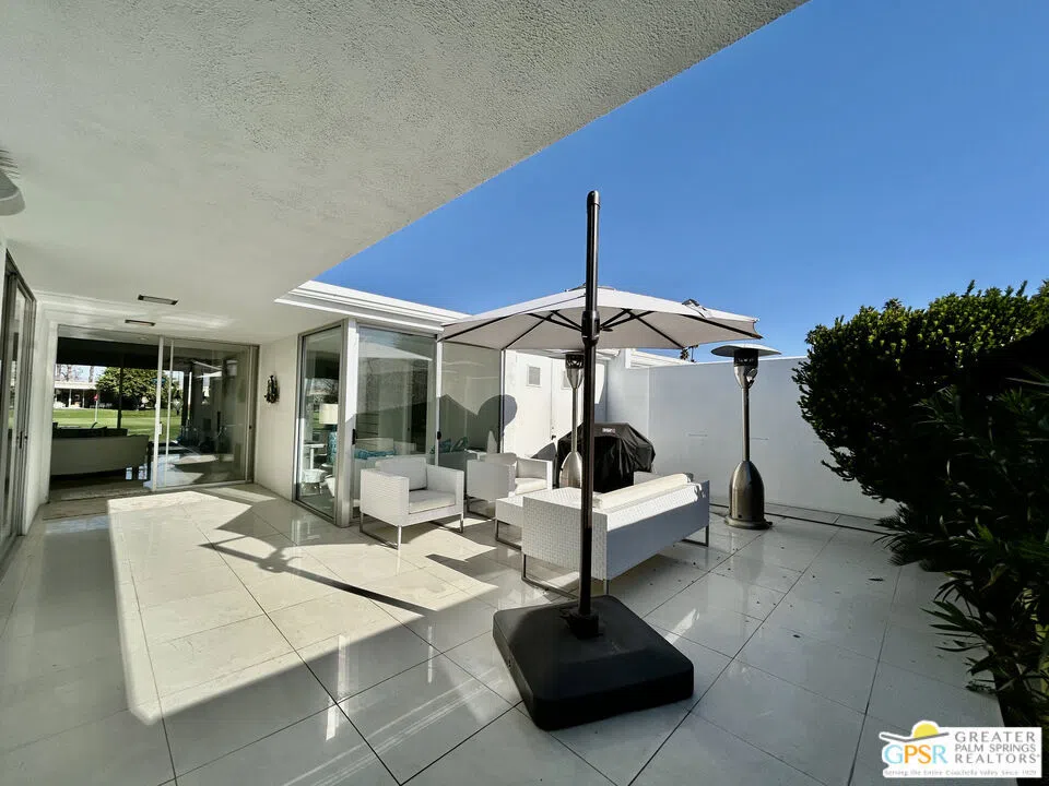 16 Lakeview Circle Palm Springs, CA 92264