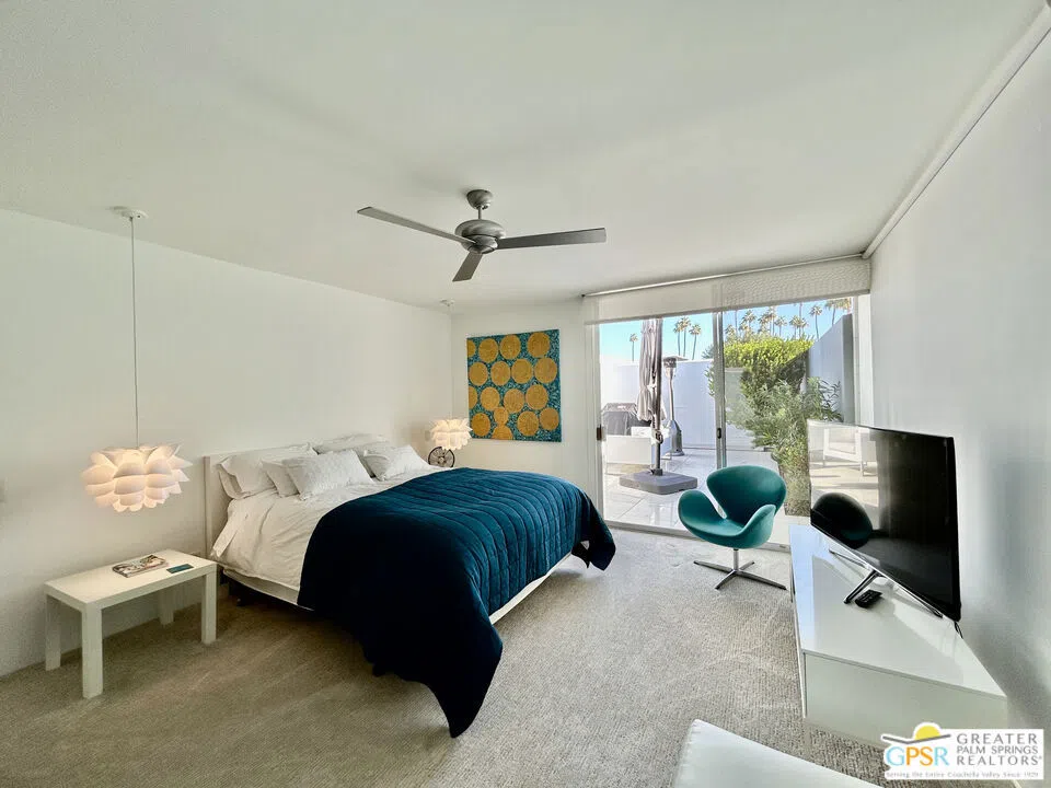 16 Lakeview Circle Palm Springs, CA 92264