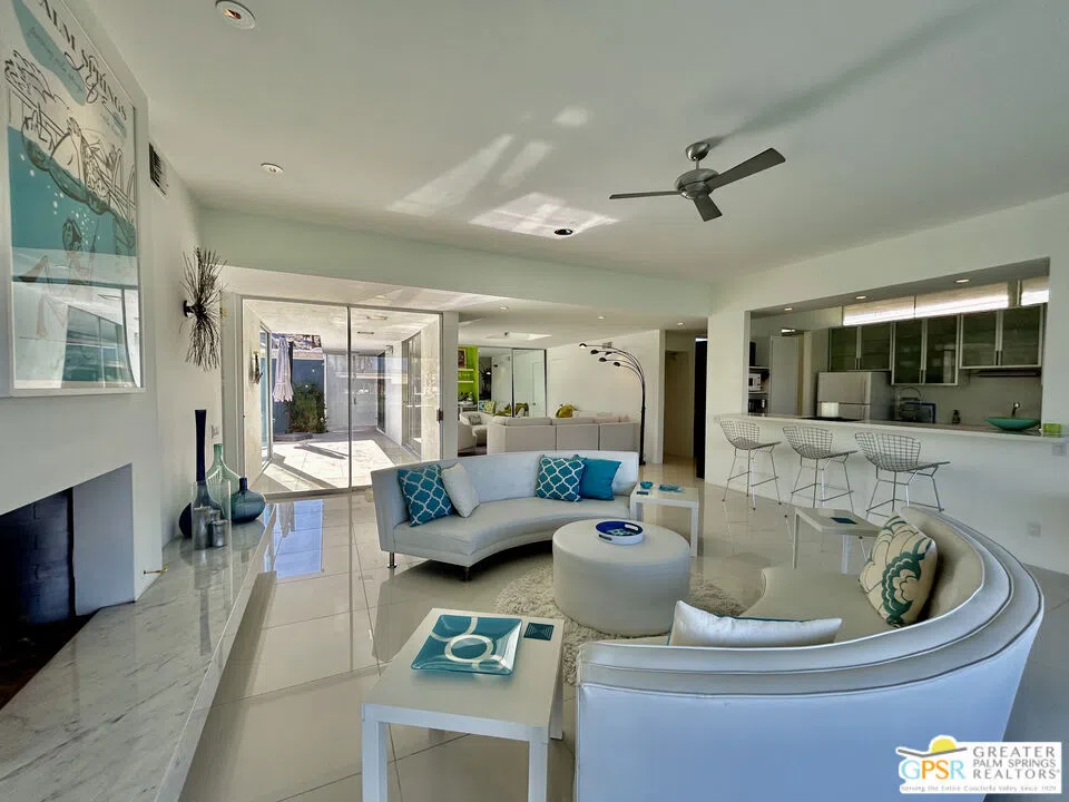 16 Lakeview Circle Palm Springs, CA 92264