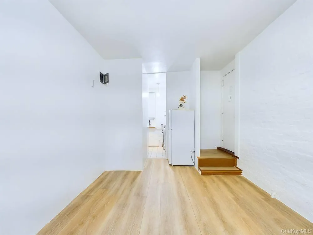 21-58 35 street #1E Astoria, NY 11105