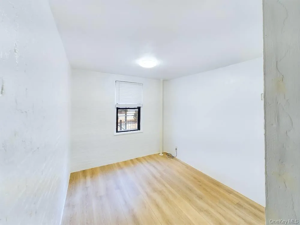 21-58 35 street #1E Astoria, NY 11105