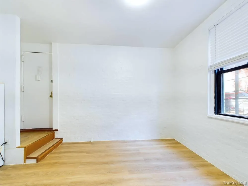 21-58 35 street #1E Astoria, NY 11105