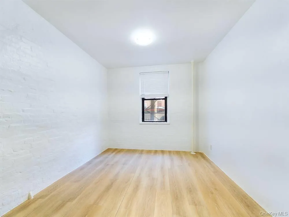 21-58 35 street #1E Astoria, NY 11105
