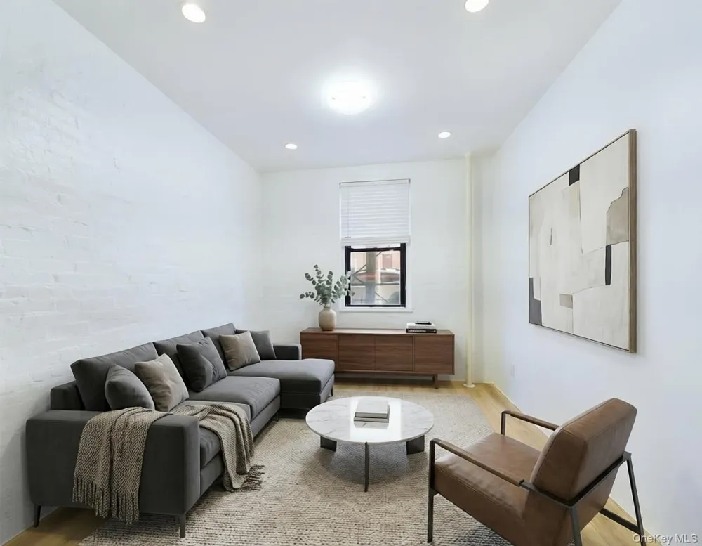21-58 35 street #1E Astoria, NY 11105