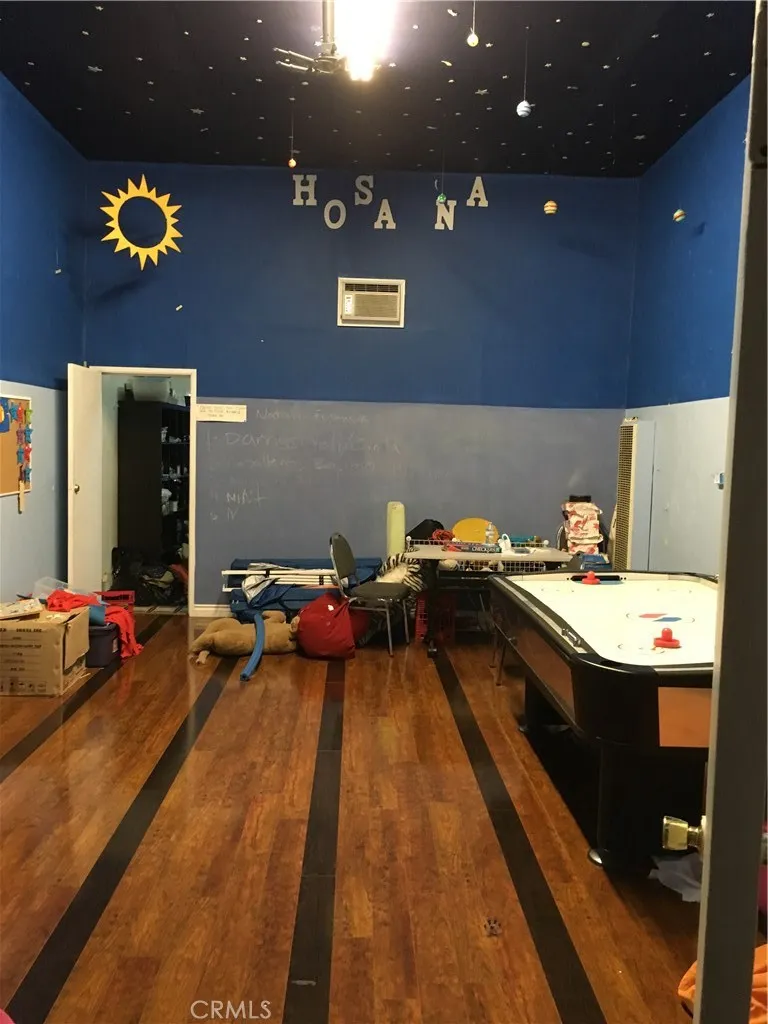 5213 S Hoover Street Los Angeles, CA 90037