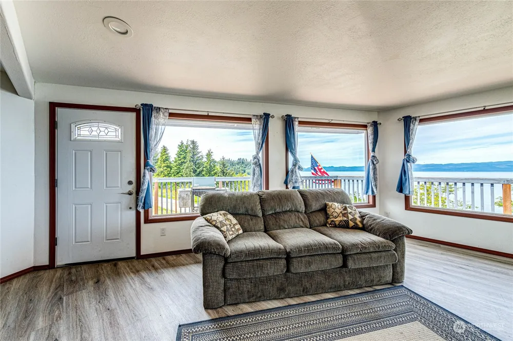 14568 Hwy 112 Sekiu, WA 98381