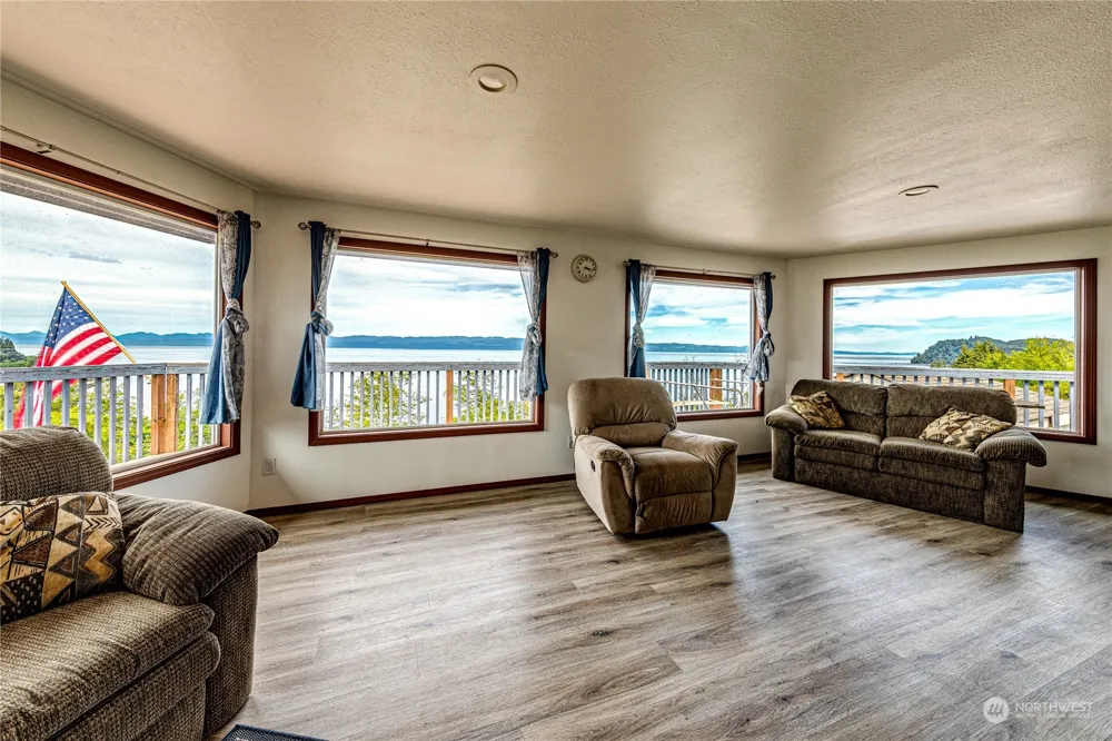14568 Hwy 112 Sekiu, WA 98381